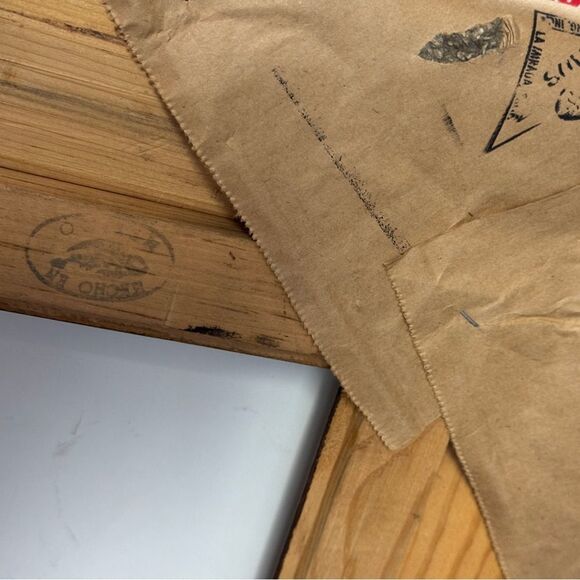 Elegant Brown Wooden Wall Frame - Picture 6 of 7